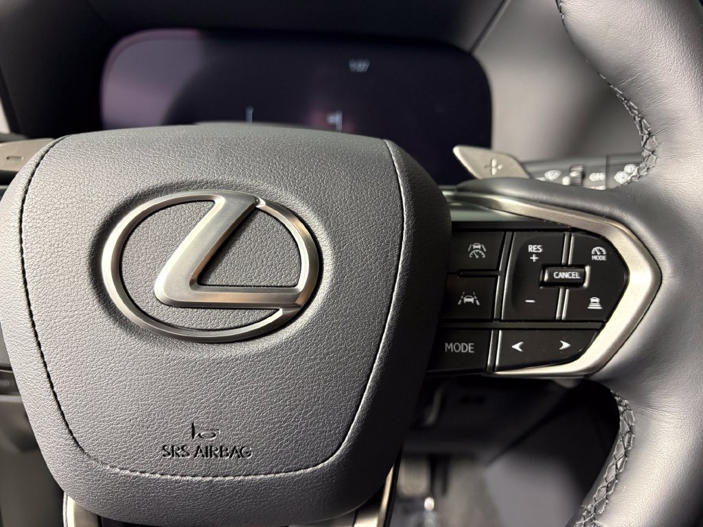 Used 2025 Lexus GX 550 w/ Accessory Package (CT) AWD/4WD image 22