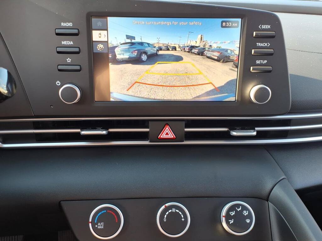 New 2026 Hyundai Elantra SE FWD image 9
