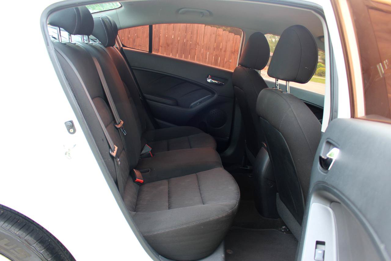 Used 2016 Kia Forte LX FWD image 29