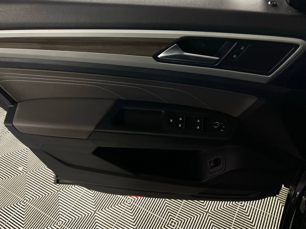 Used 2023 Volkswagen Atlas SEL image 28