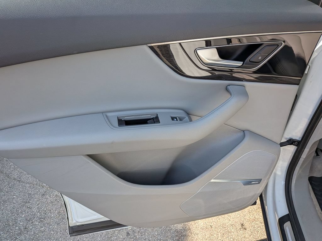 Used 2018 Audi Q7 3.0T Premium Plus w/ Premium Plus Package AWD/4WD image 29