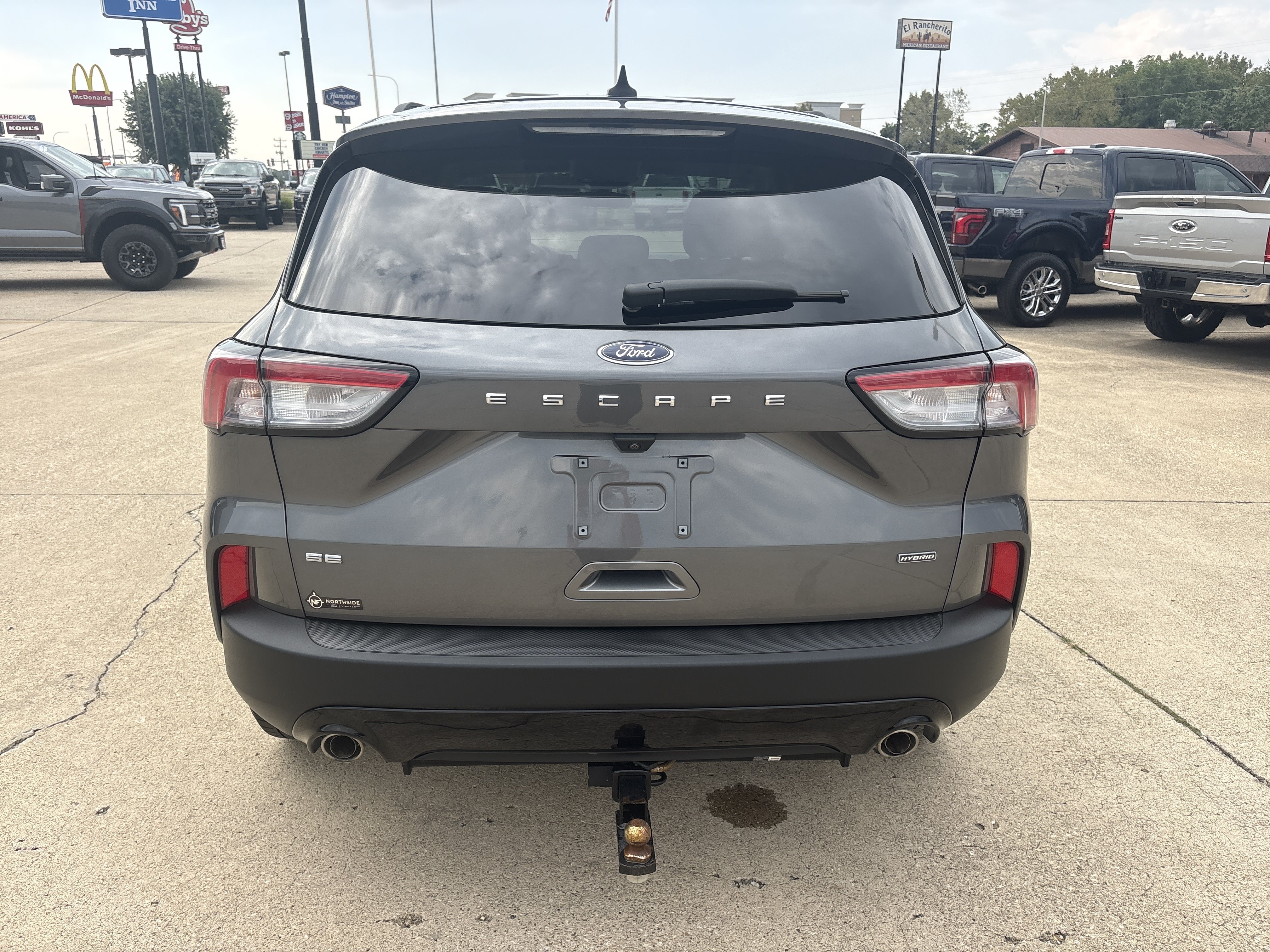 Used 2021 Ford Escape SE w/ SE Sport Appearance Package FWD image 4