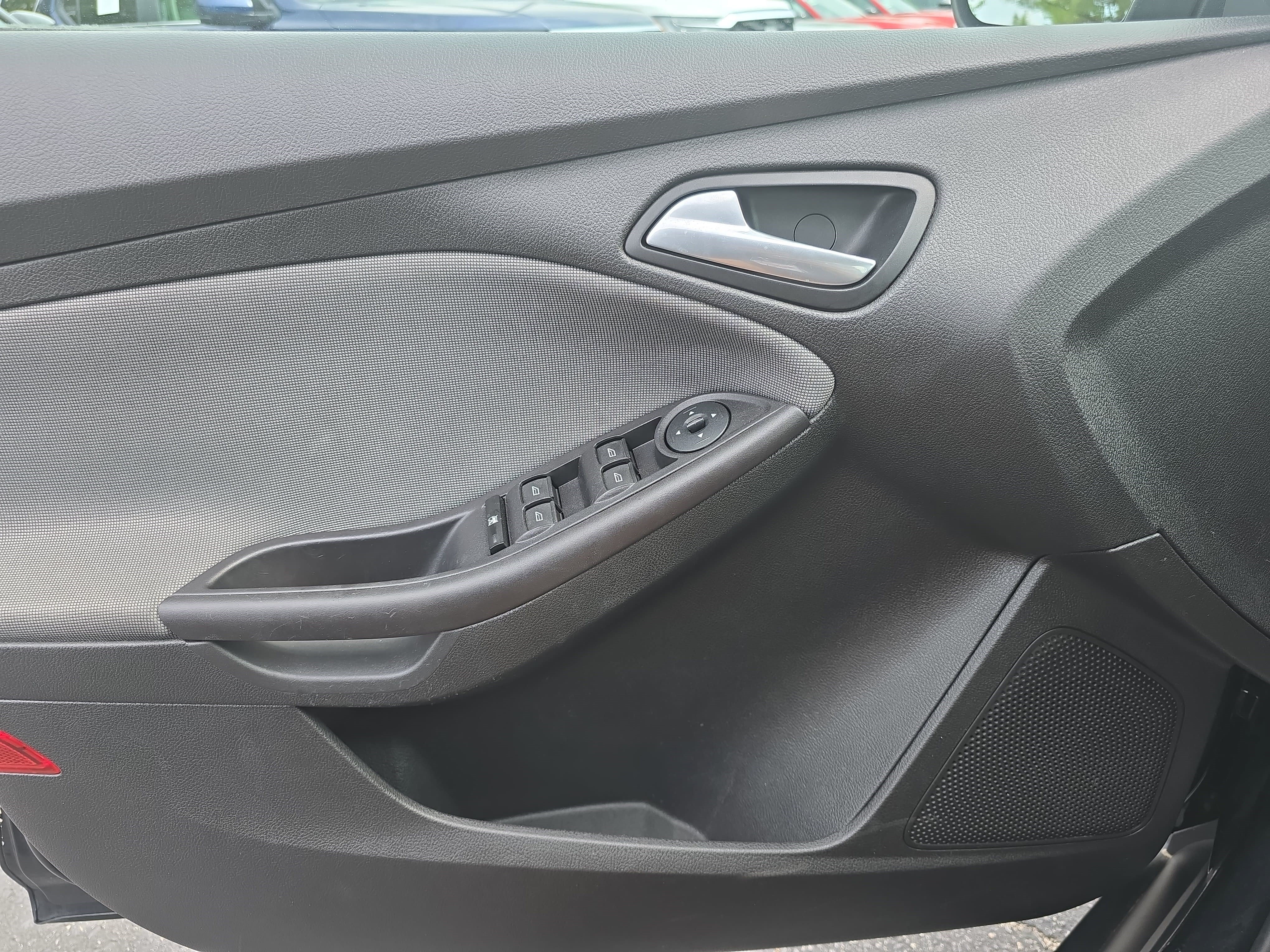 Used 2014 Ford Focus SE FWD image 24
