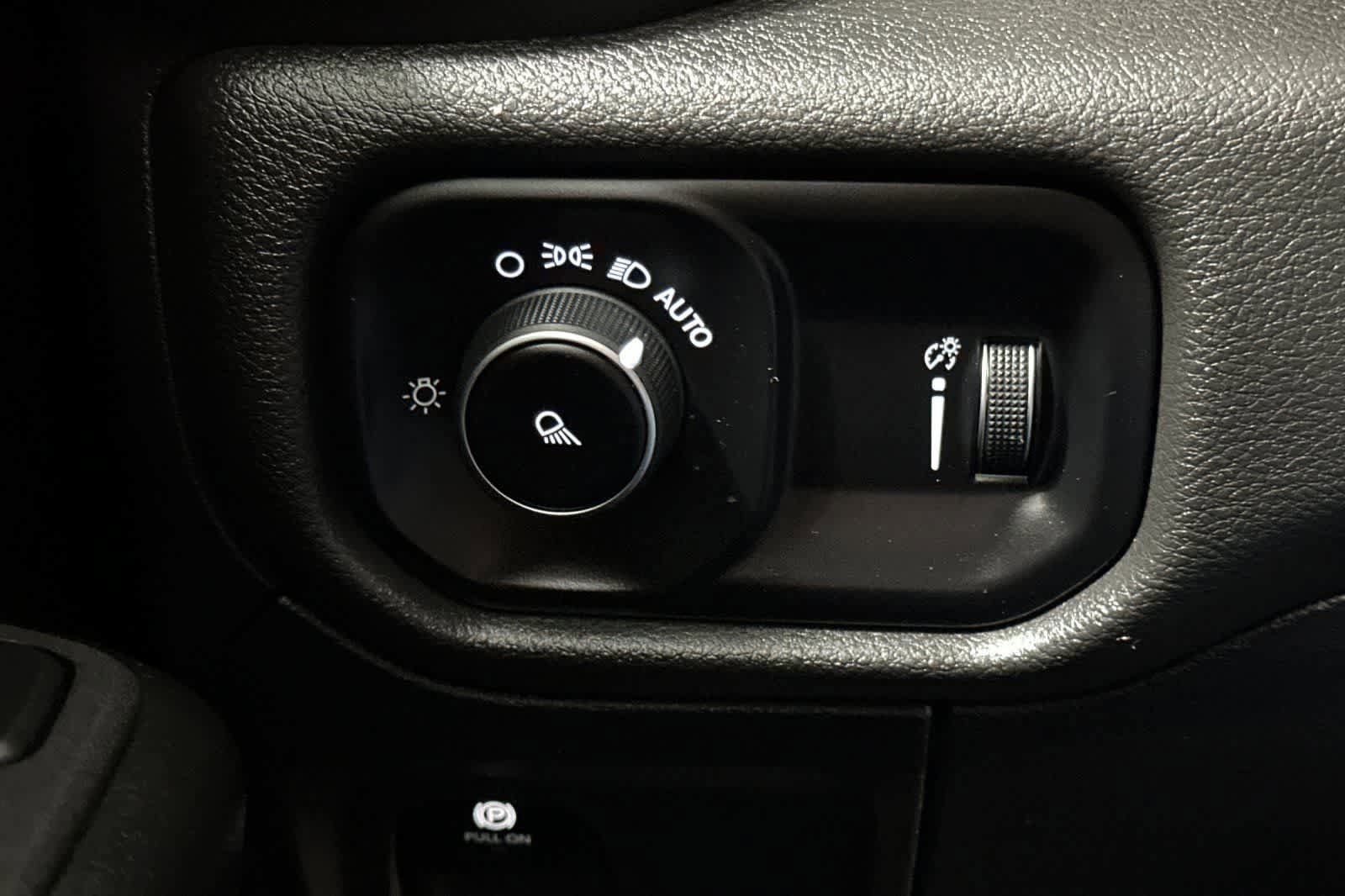 Used 2025 RAM 1500 Tradesman AWD/4WD image 32