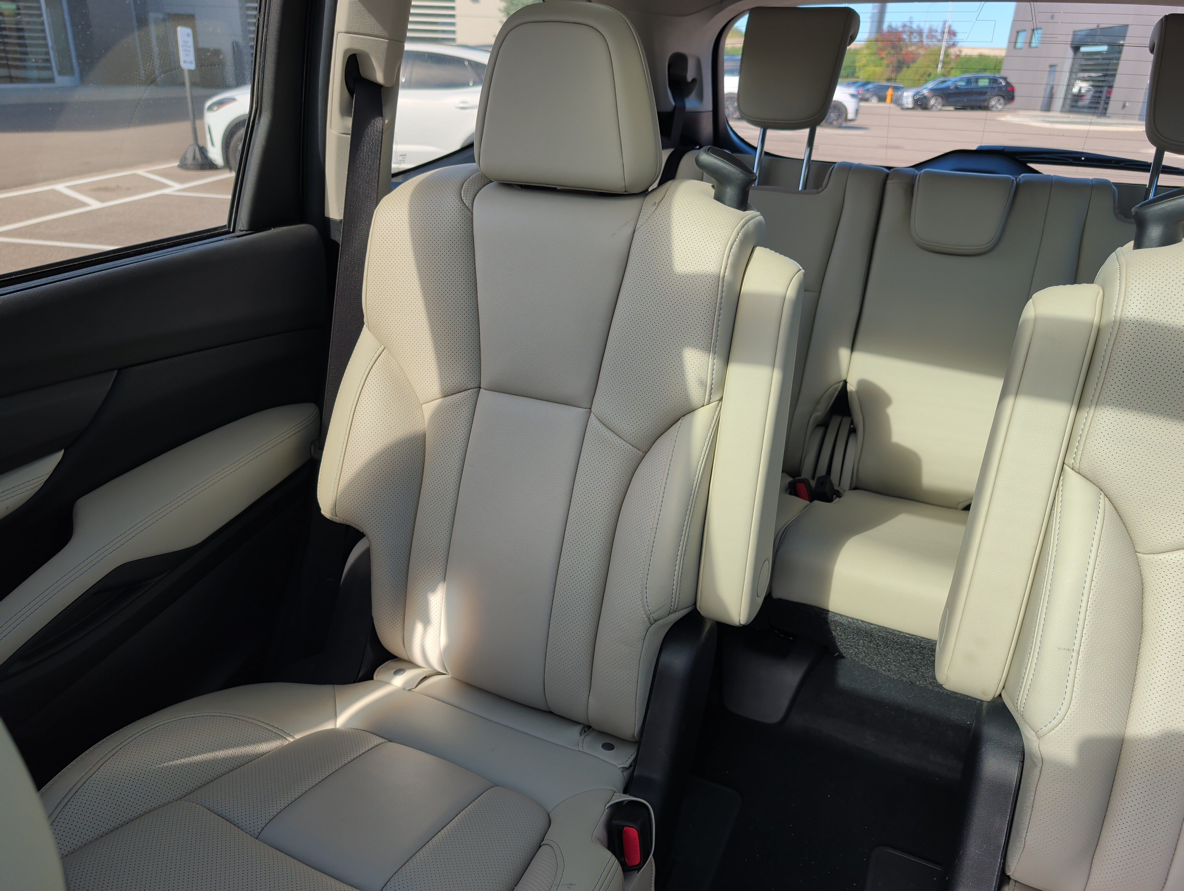 Used 2024 Subaru Ascent Limited w/ Technology Package AWD/4WD image 12