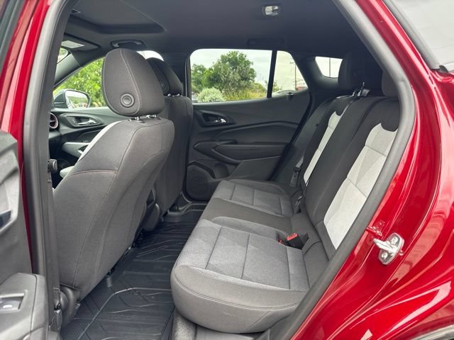 Certified 2025 Chevrolet Trax RS w/ Sunroof Package FWD image 14
