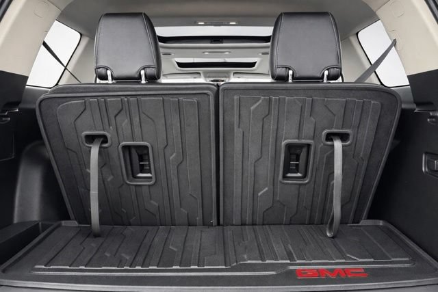 Used 2021 GMC Acadia Denali w/ Denali Ultimate Package AWD/4WD image 32