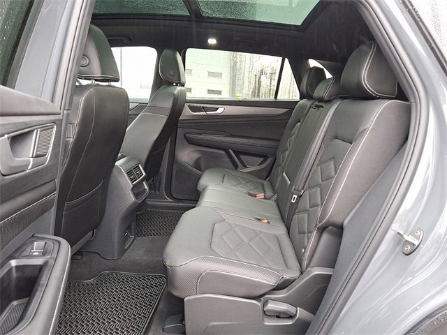 Used 2024 Volkswagen Atlas Cross Sport SE w/ Panoramic Sunroof Package image 10