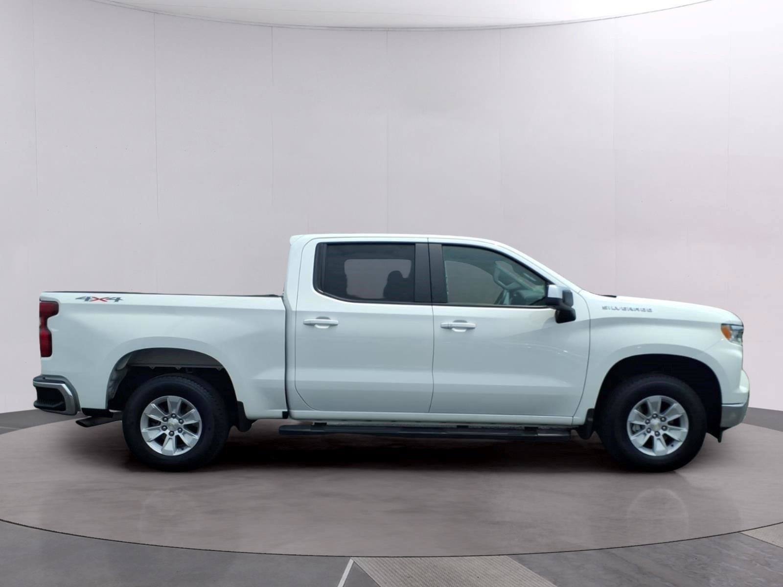 Used 2023 Chevrolet Silverado 1500 LT AWD/4WD image 6
