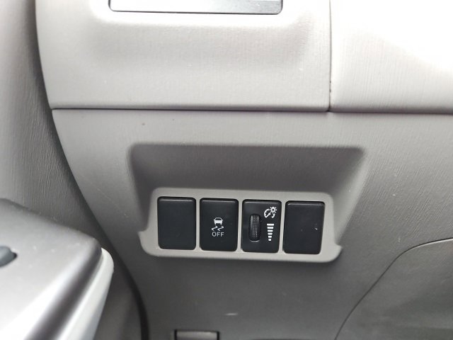 Used 2015 Toyota Prius V Five image 28