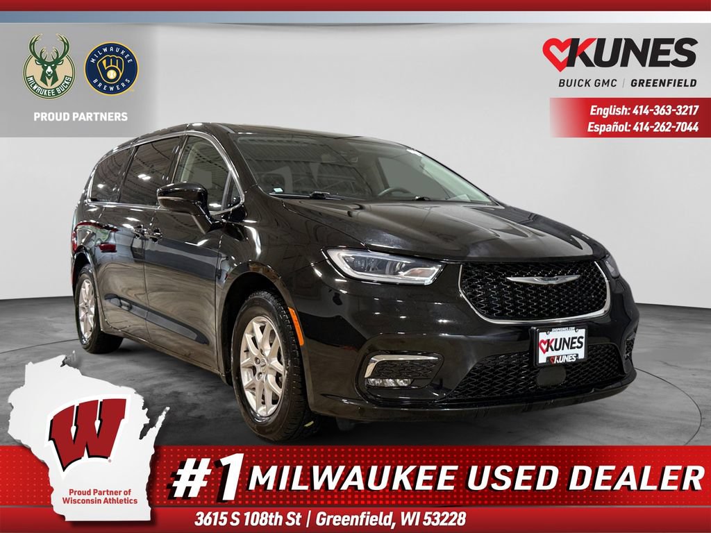 Used 2024 Chrysler Pacifica Touring-L FWD image 1