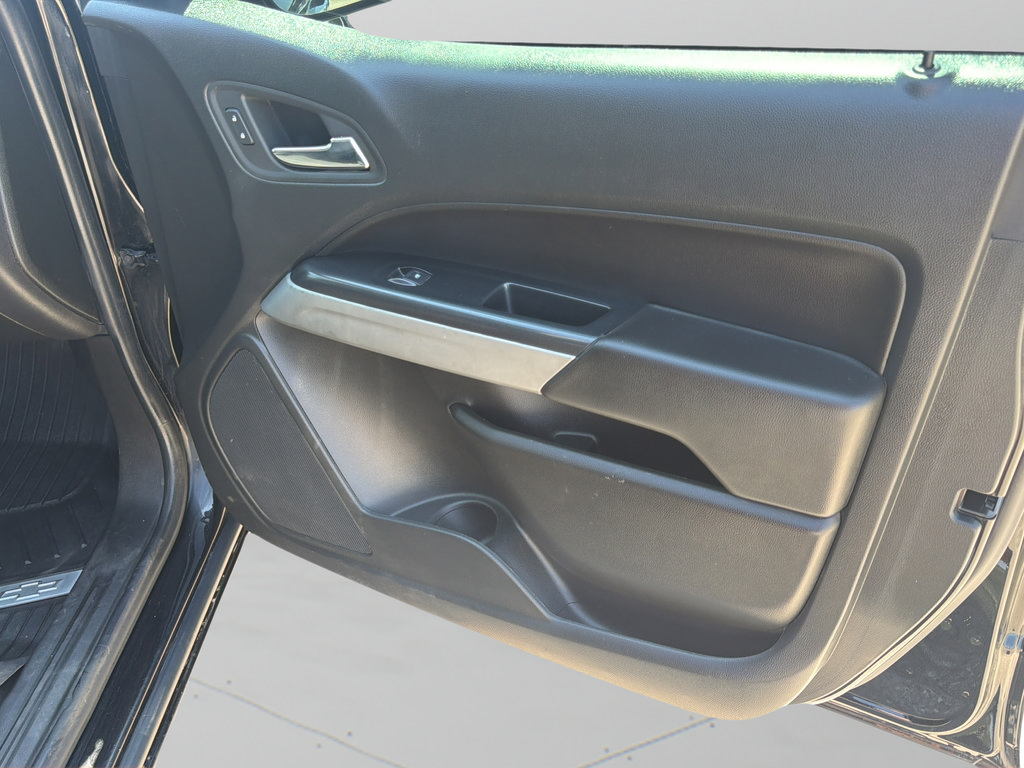 Used 2022 Chevrolet Colorado LT w/ Chrome Appearance Package RWD image 9