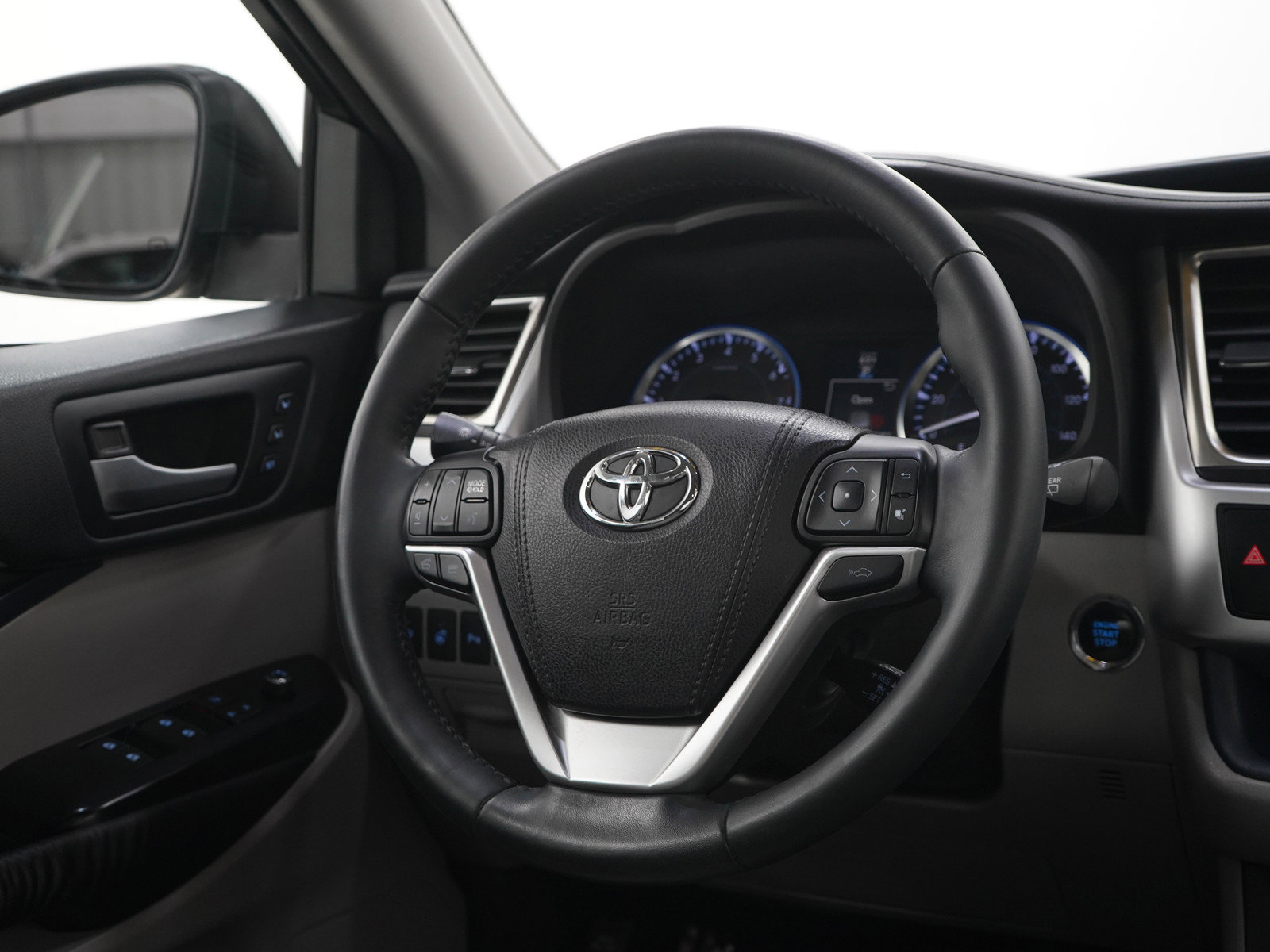 Used 2016 Toyota Highlander Limited Platinum AWD/4WD image 16