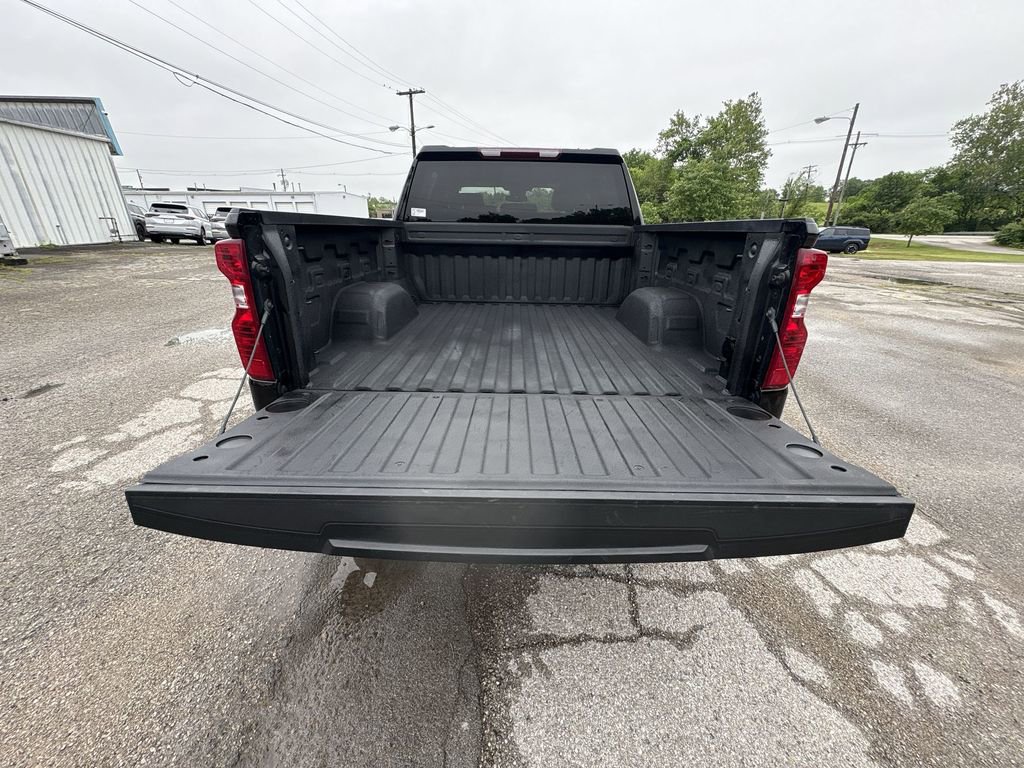 Used 2023 Chevrolet Silverado 1500 LT AWD/4WD image 19