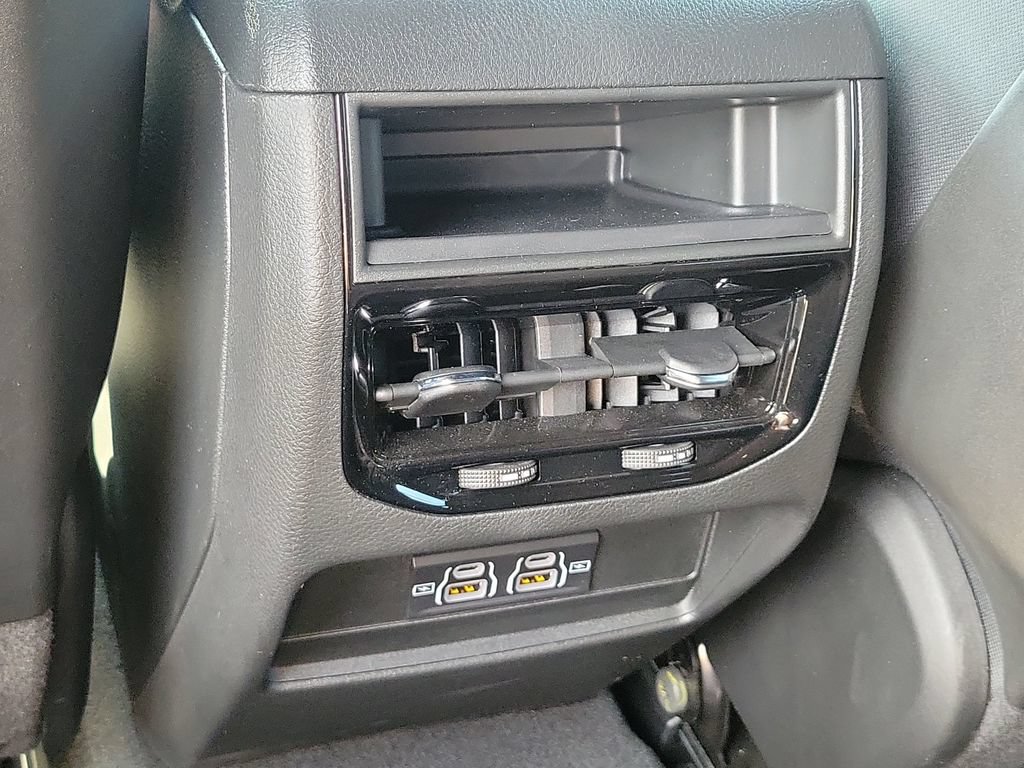 Certified 2025 Jeep Grand Cherokee Laredo AWD/4WD image 11