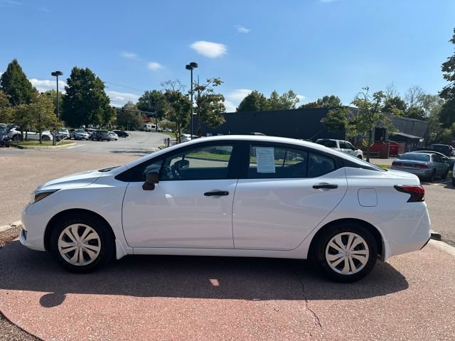 Used 2025 Nissan Versa S w/ Trunk Package image 2