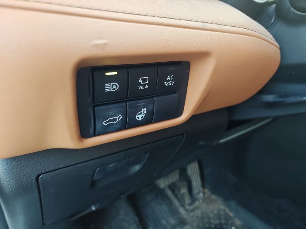 Used 2023 Toyota Highlander Platinum AWD/4WD image 10