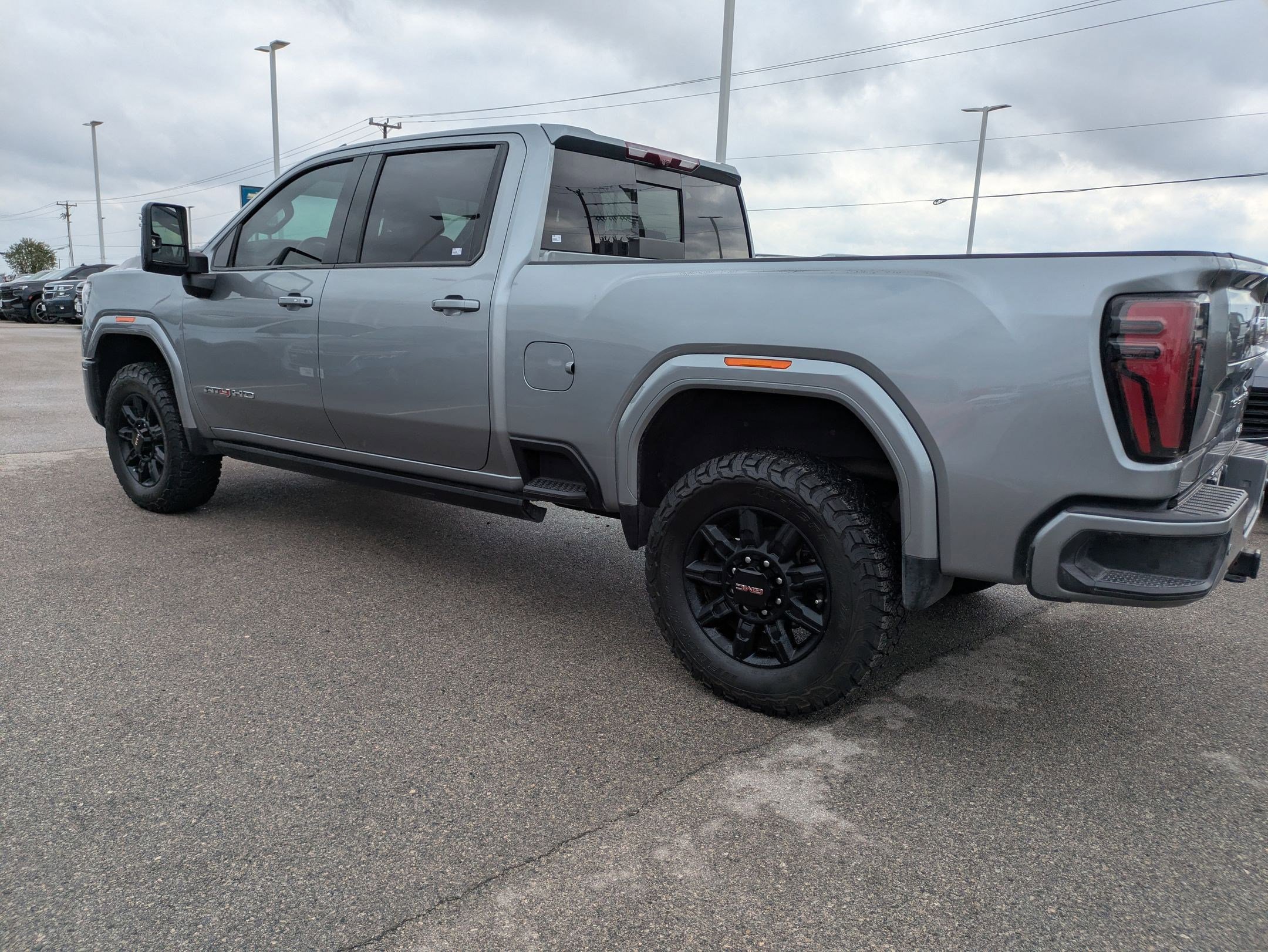 Used 2025 GMC Sierra 2500 AT4 w/ AT4 Premium Plus Package image 6