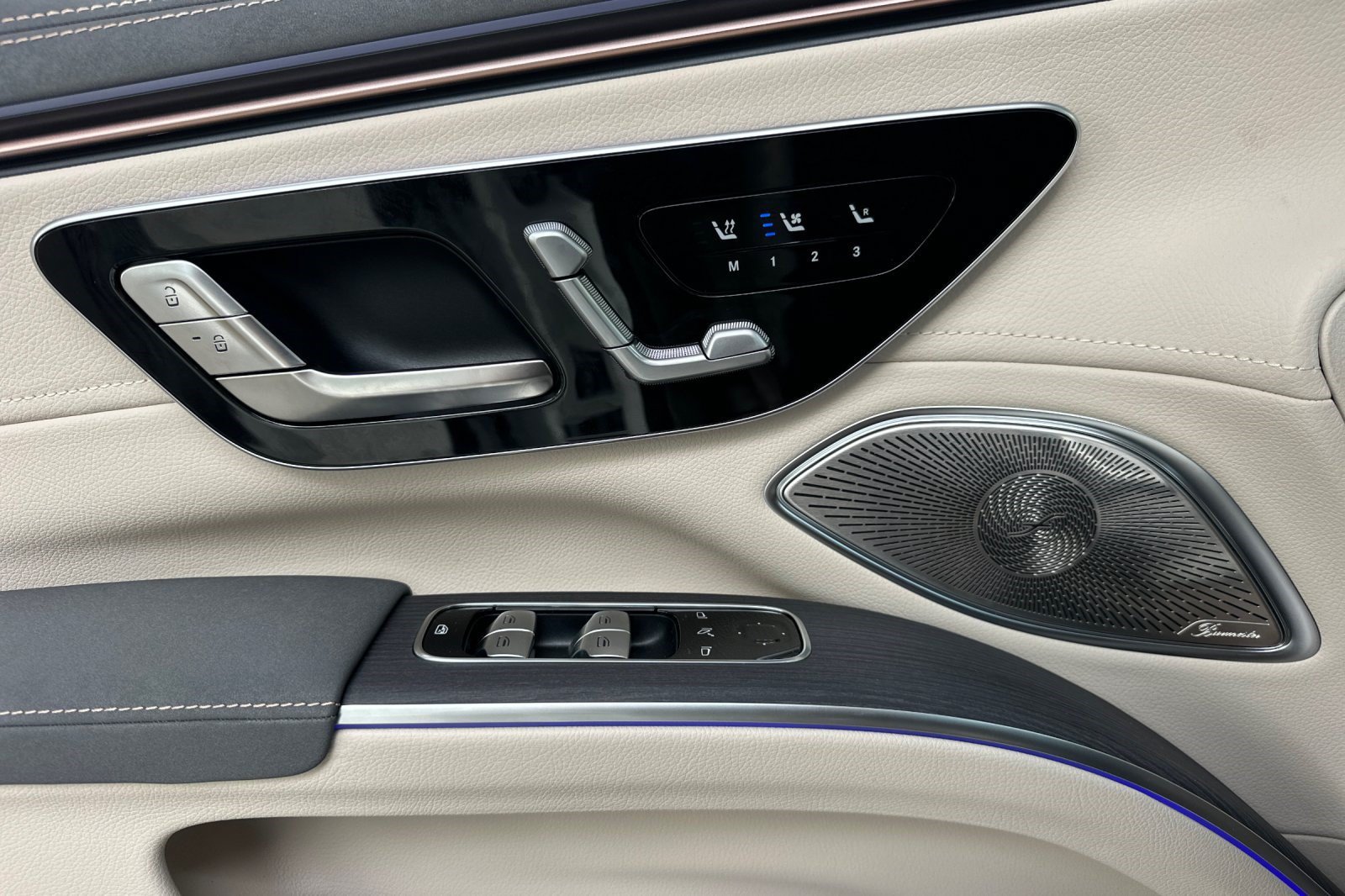 New 2027 Mercedes-Benz EQS 400 4MATIC SUV image 14