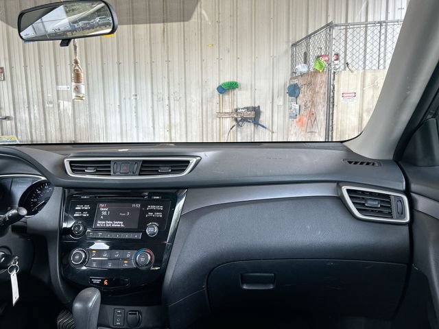 Used 2016 Nissan Rogue S AWD/4WD image 26