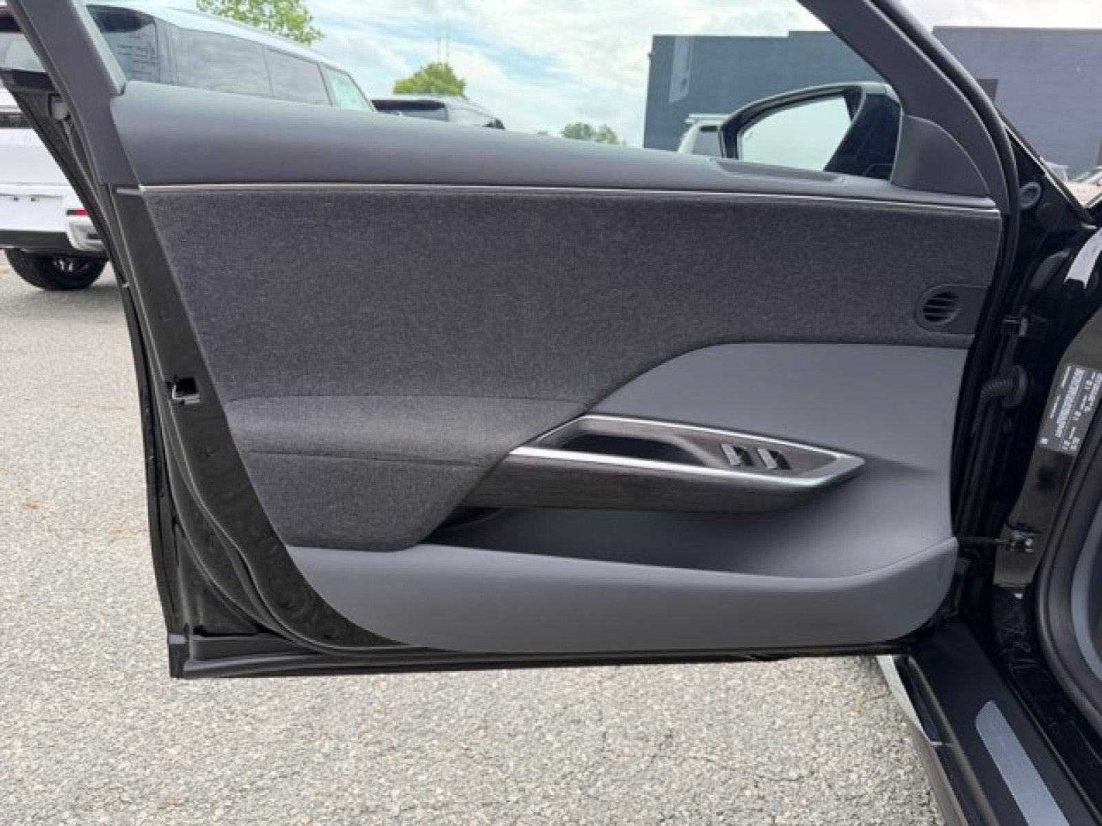 Used 2024 Lucid Air Pure RWD image 19