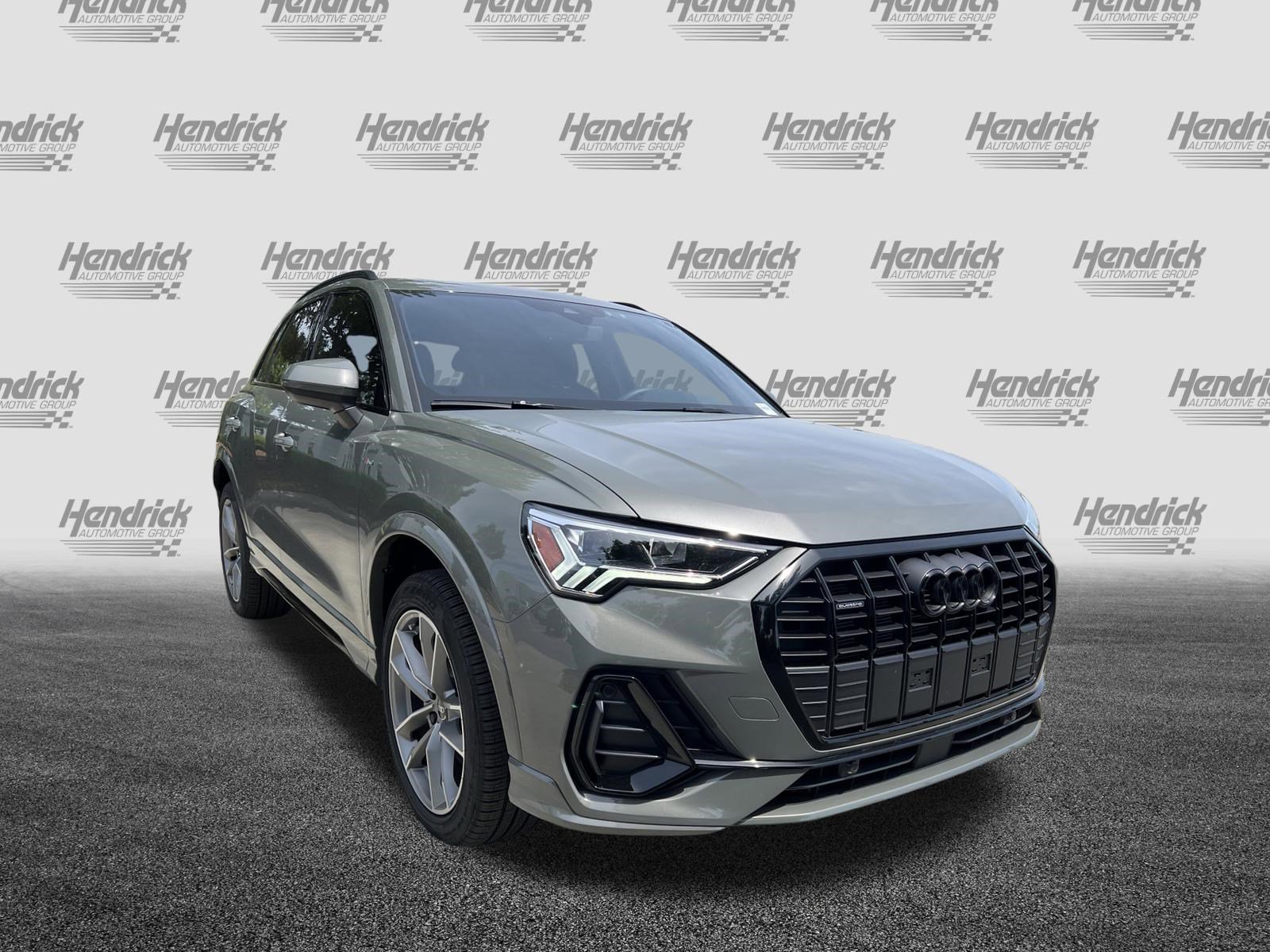 Used 2025 Audi Q3 2.0T Premium w/ Convenience Package AWD/4WD image 2