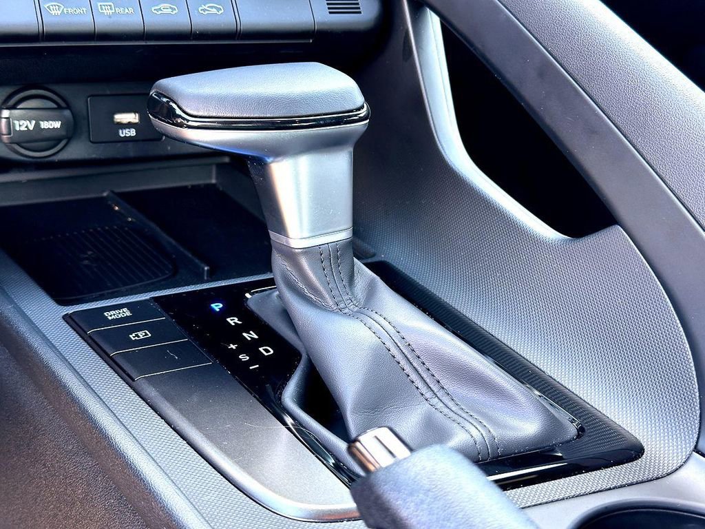 Used 2025 Hyundai Elantra Sport image 24