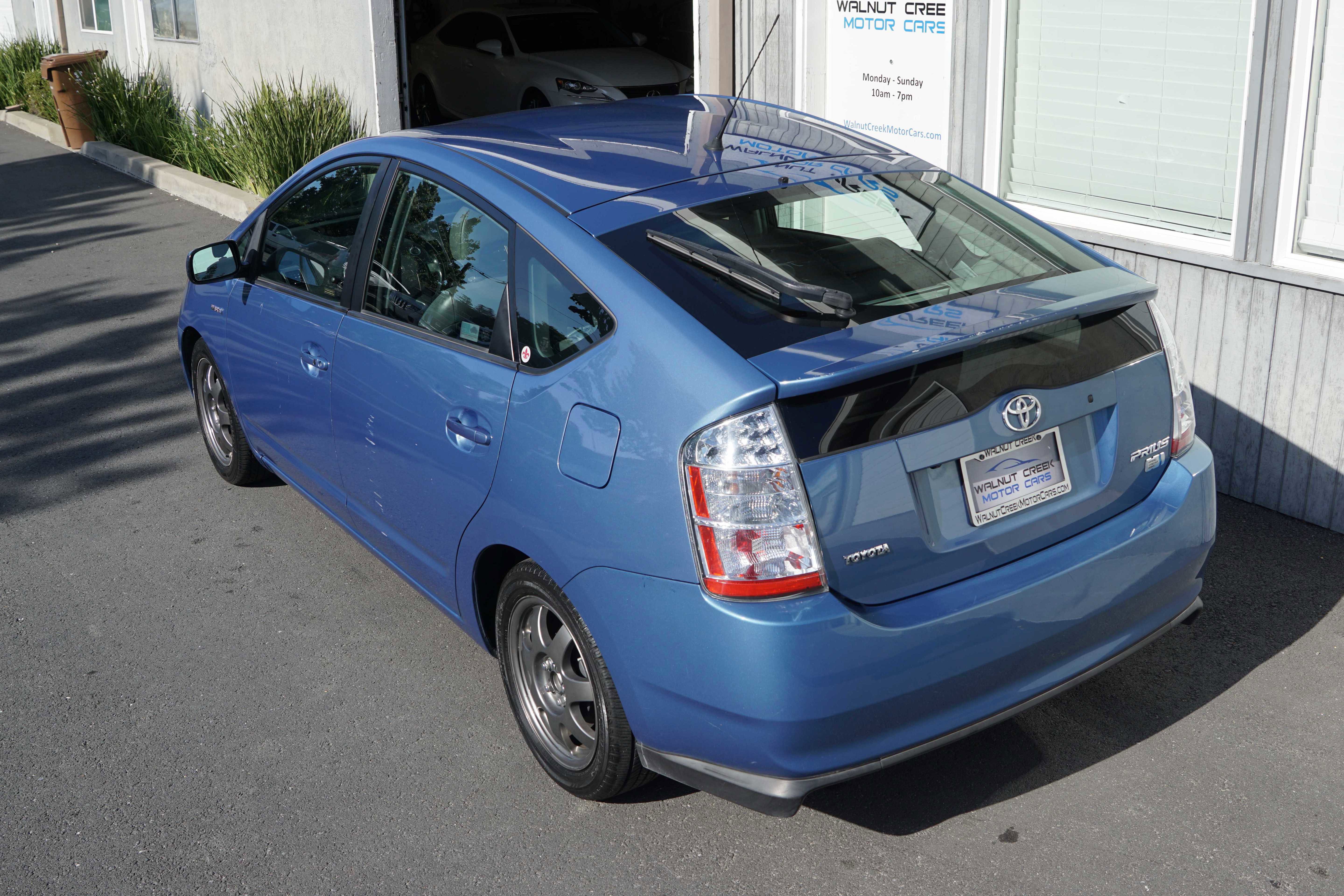 Used 2009 Toyota Prius Touring FWD image 17