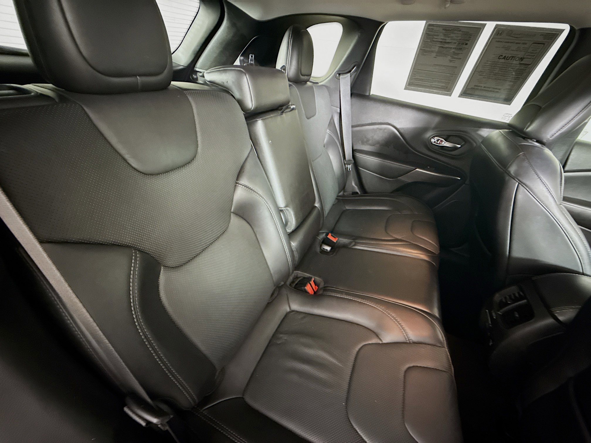 Used 2020 Jeep Cherokee Limited FWD image 35