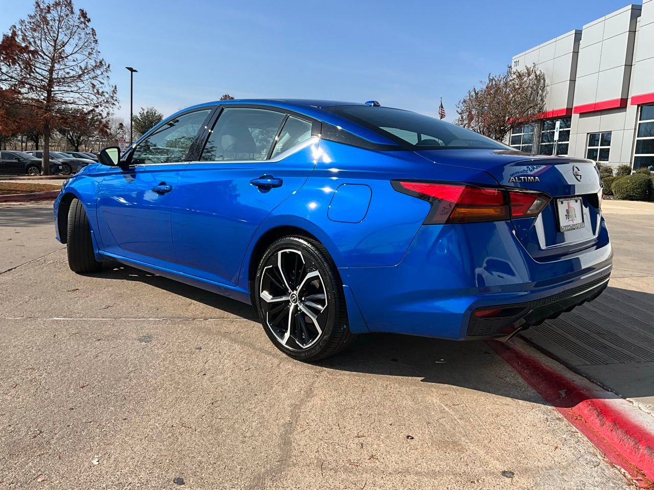Used 2025 Nissan Altima 2.5 SR image 8