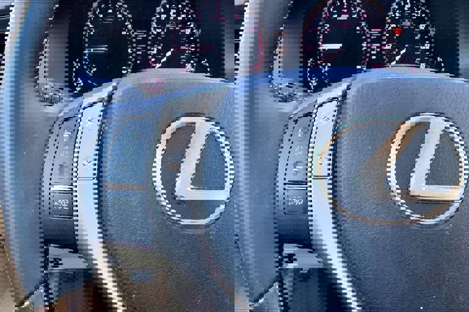 Used 2013 Lexus ES 350 w/ Luxury Pkg image 24