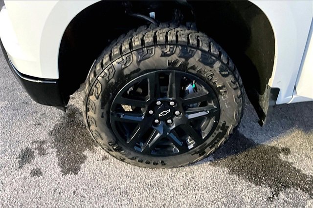 Used 2025 Chevrolet Silverado 1500 LT Trail Boss w/ Convenience Package II image 35