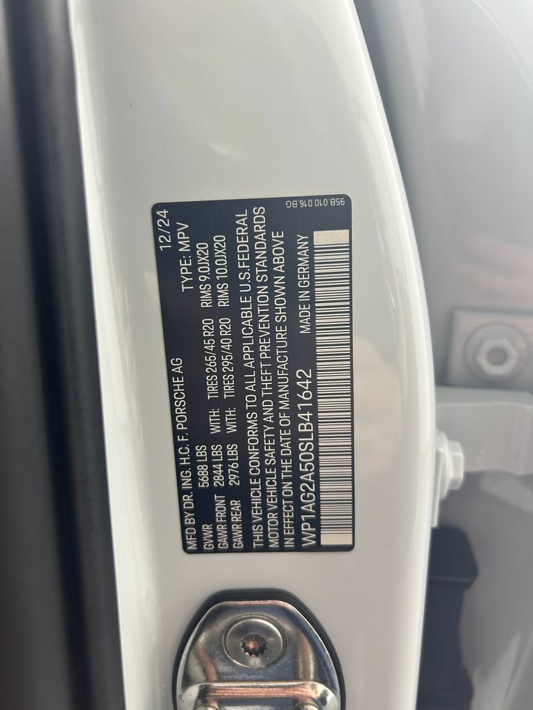 Certified 2025 Porsche Macan S AWD/4WD image 31