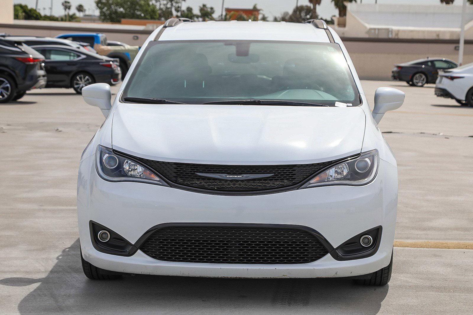 Used 2020 Chrysler Pacifica Touring-L Plus w/ S Appearance Package image 2