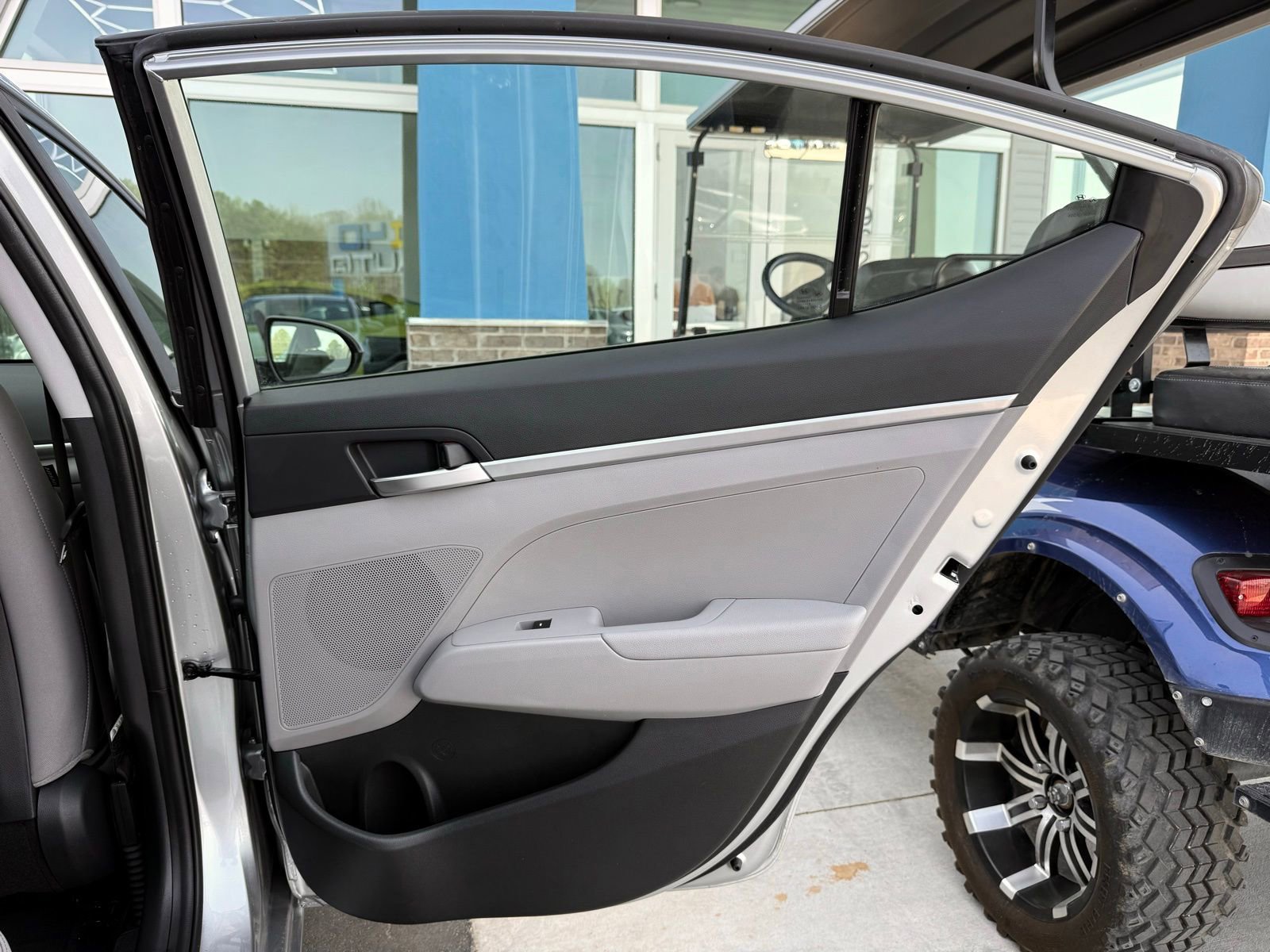 Used 2020 Hyundai Elantra SE image 20