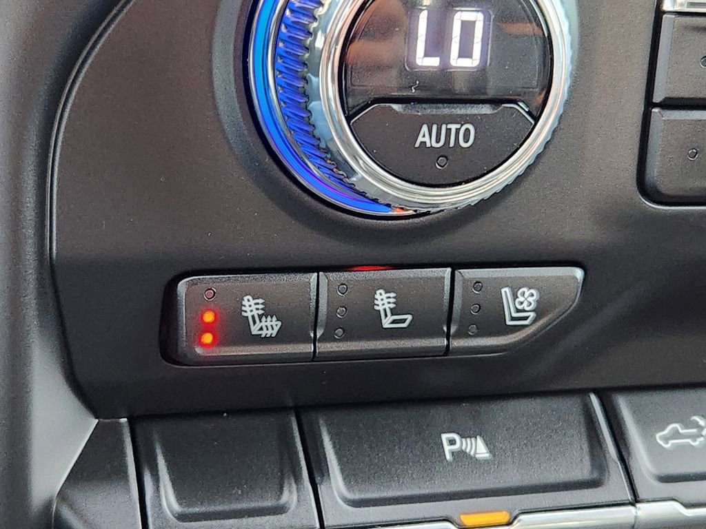 Used 2022 GMC Sierra 2500 AT4 w/ AT4 Preferred Package image 23