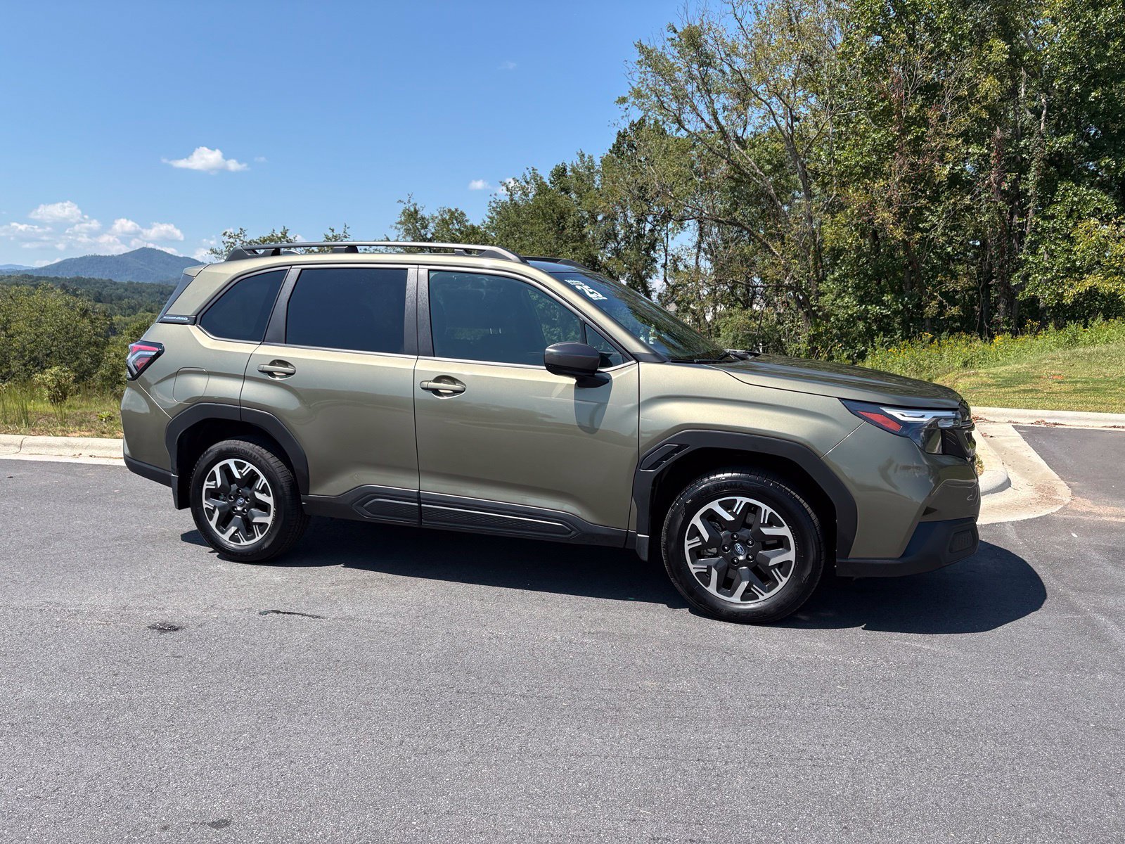 Certified 2025 Subaru Forester Premium w/ Convenience Package #2 AWD/4WD image 7