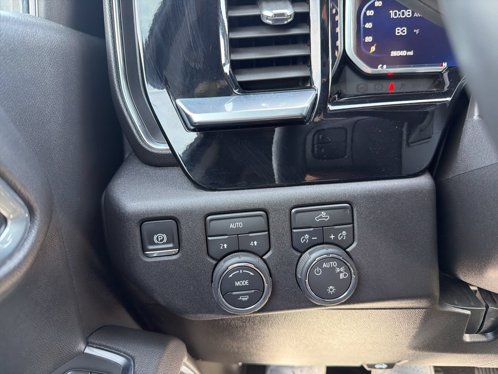 Used 2026 Chevrolet Silverado 1500 LT AWD/4WD image 18