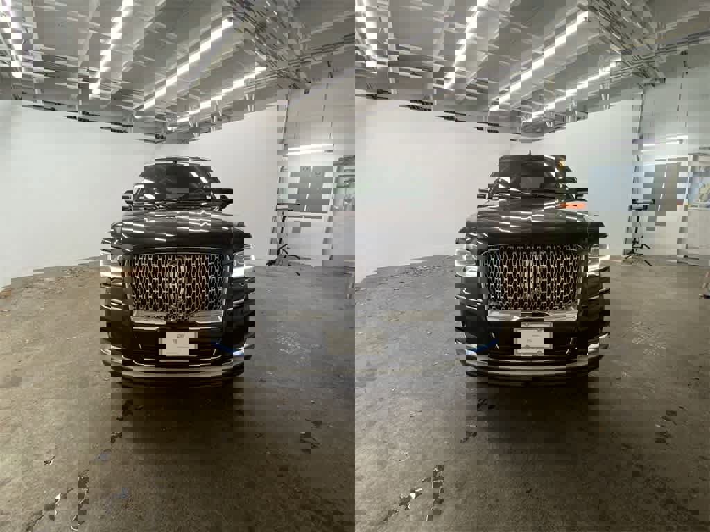 Used 2024 Lincoln Navigator L Premiere image 9