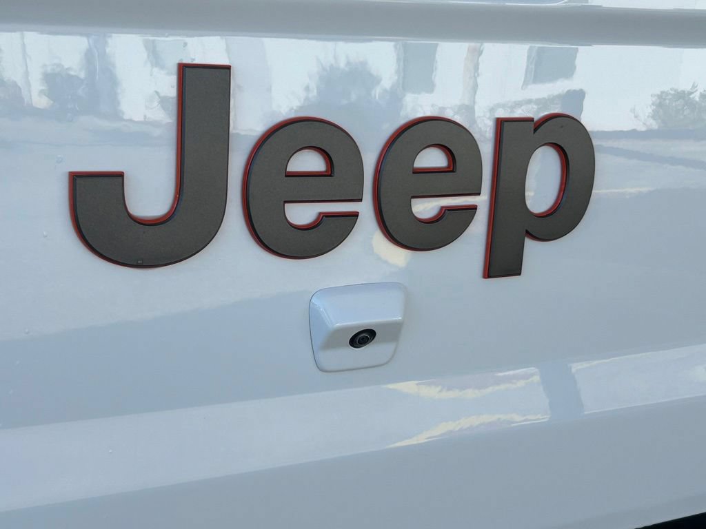 Used 2026 Jeep Gladiator Mojave AWD/4WD image 20
