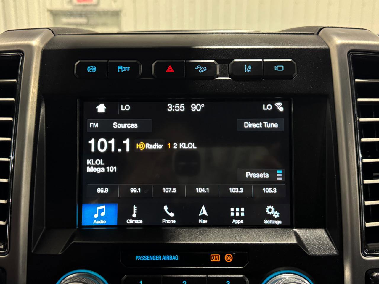 Used 2019 Ford F250 Platinum w/ Platinum Ultimate Package AWD/4WD image 38