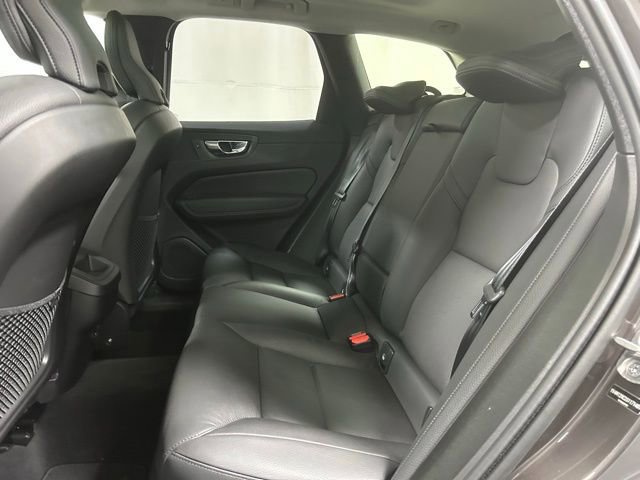 Used 2025 Volvo XC60 B5 Plus AWD/4WD image 11