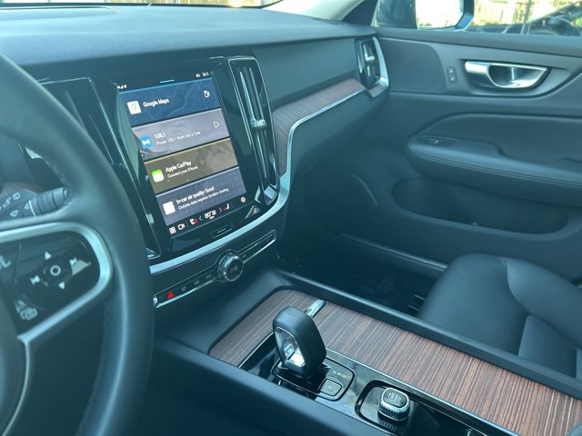 Used 2025 Volvo V60 B5 Cross Country Plus image 19