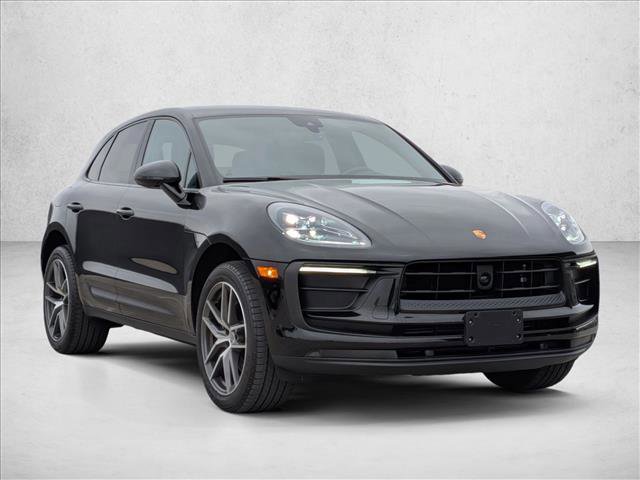 Certified 2023 Porsche Macan image 7