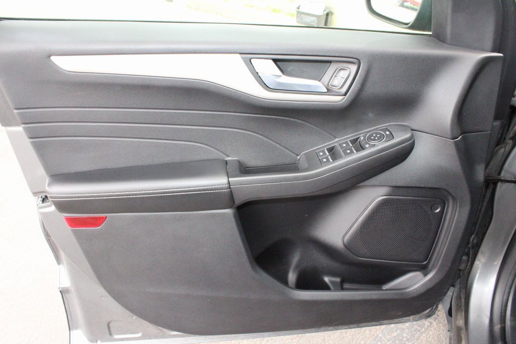 Used 2022 Ford Escape SEL image 19