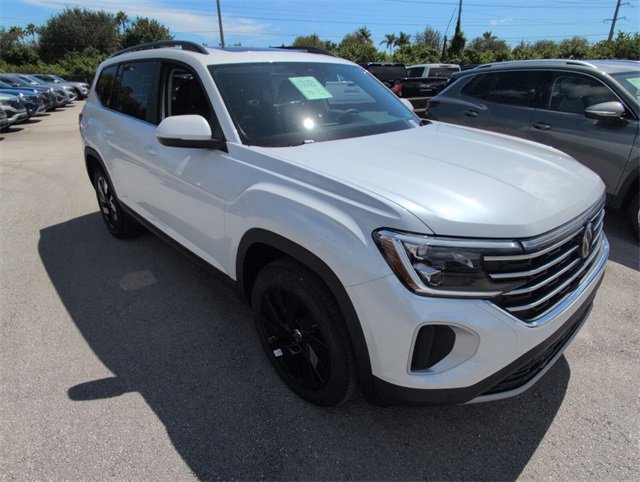 New 2026 Volkswagen Atlas SE image 2