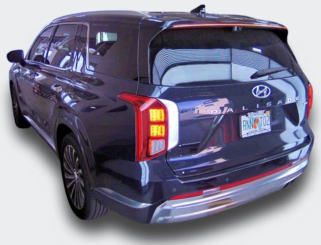 Used 2024 Hyundai Palisade Calligraphy image 4