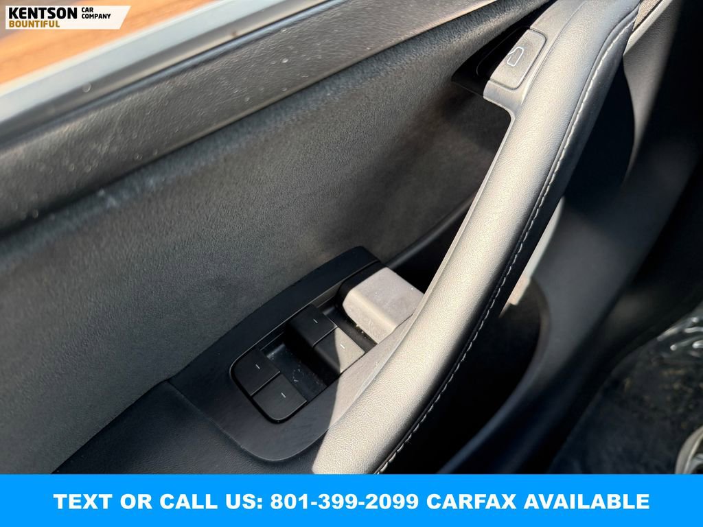 Used 2023 Tesla Model Y Performance AWD/4WD image 18