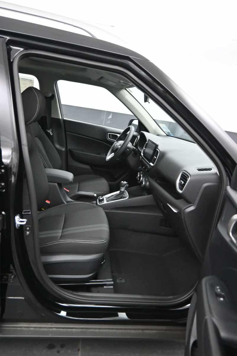 New 2026 Hyundai Venue SEL FWD image 11