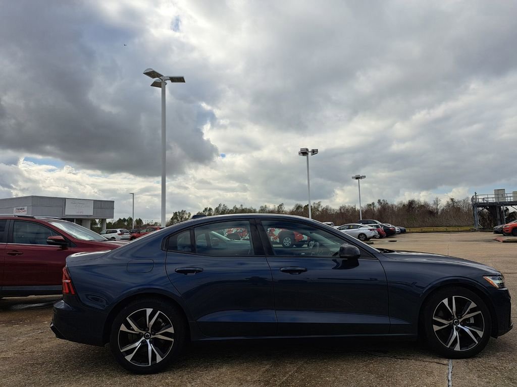 Used 2024 Volvo S60 B5 Core image 4